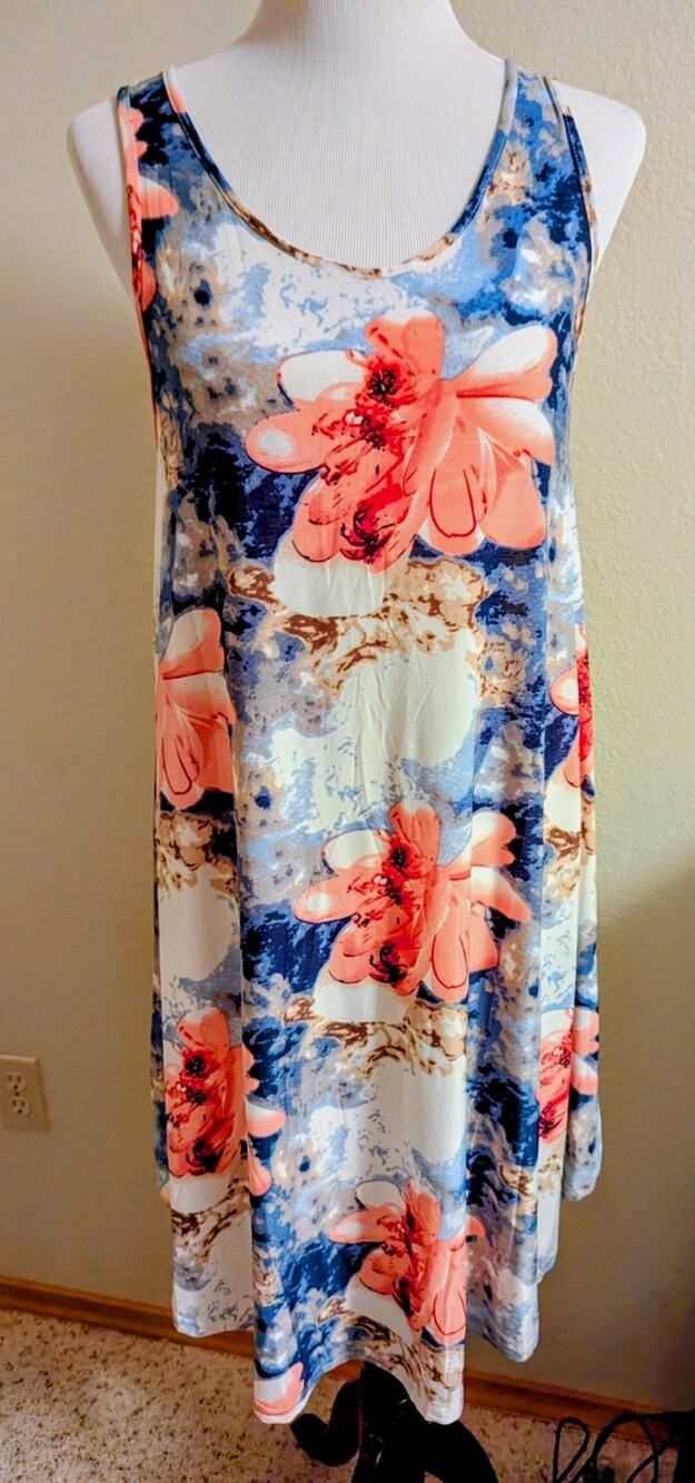Isla One Size Blue Pink White Floral Shift Dress Scoop Neck Sleeveless Midi